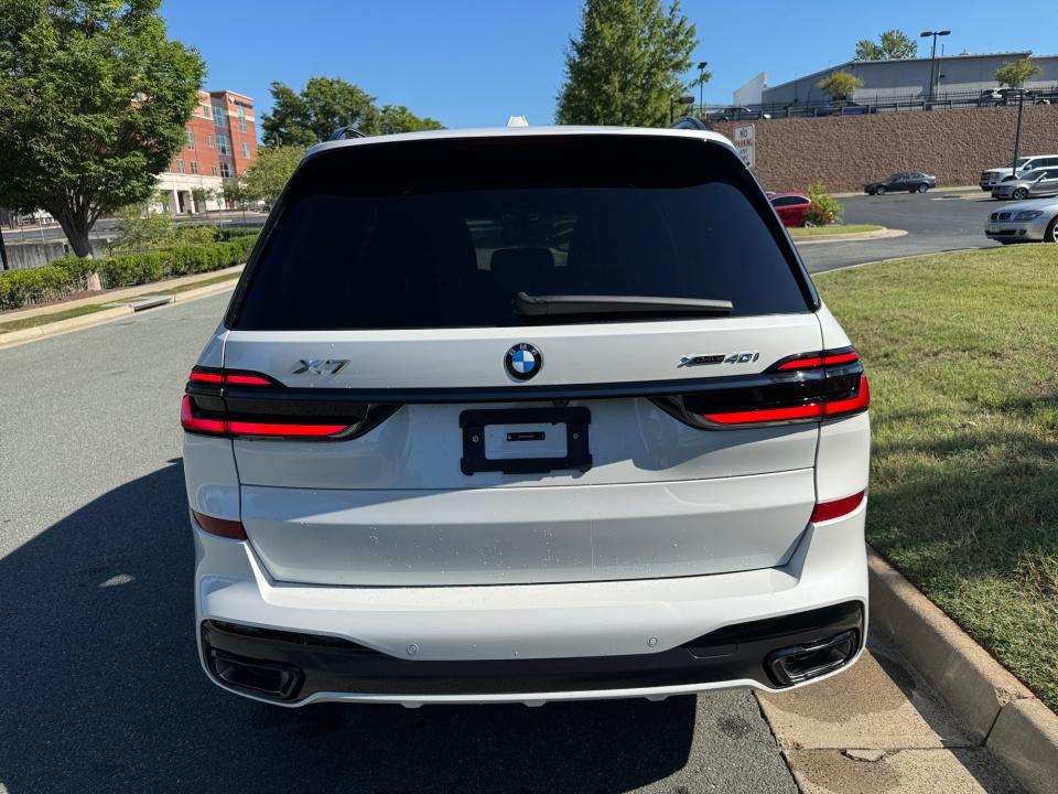 2027 BMW X7 xDrive40i