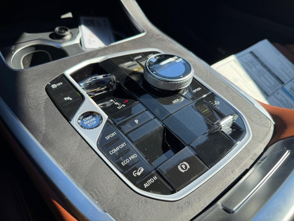 2027 BMW X7 xDrive40i