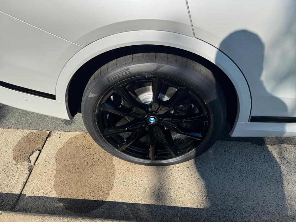 2027 BMW X7 xDrive40i