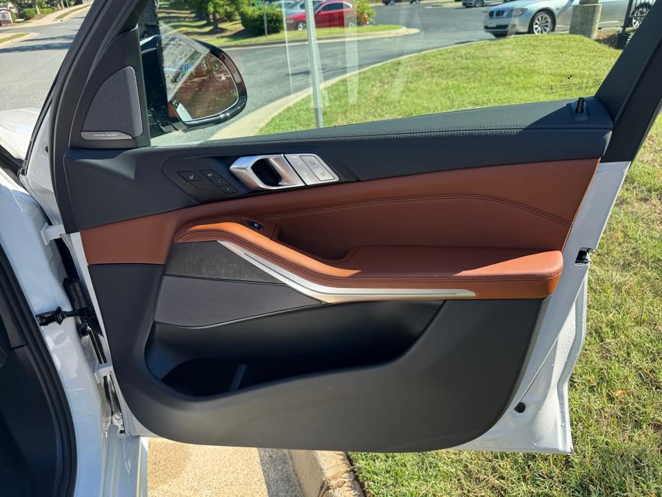 2027 BMW X7 xDrive40i