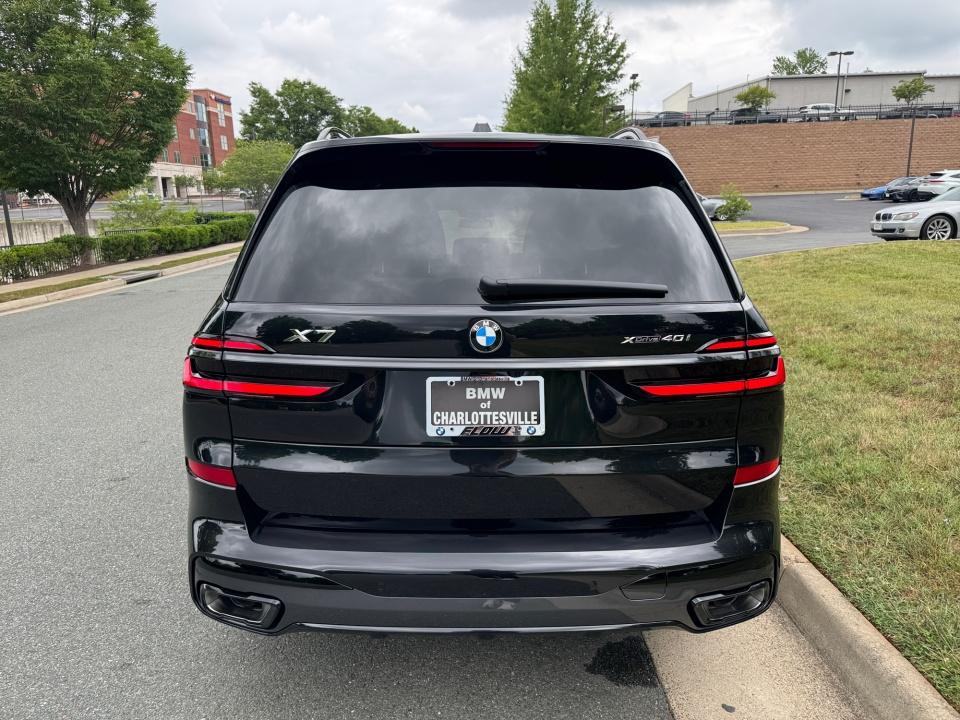 2027 BMW X7 xDrive40i