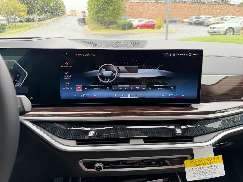 2027 BMW X7 xDrive40i