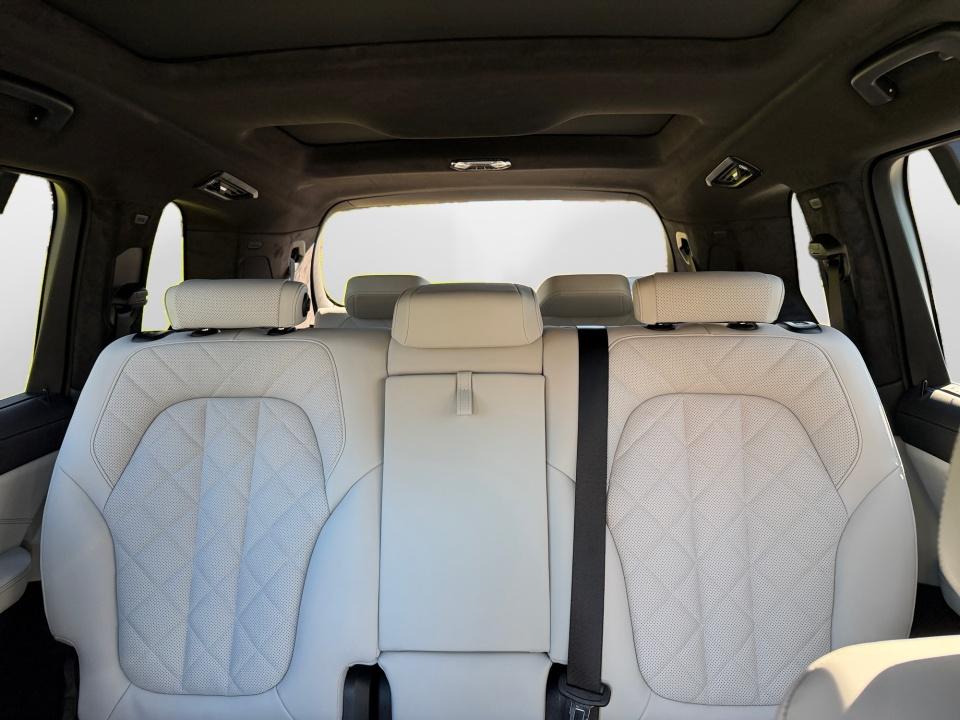 2027 BMW X7 xDrive40i