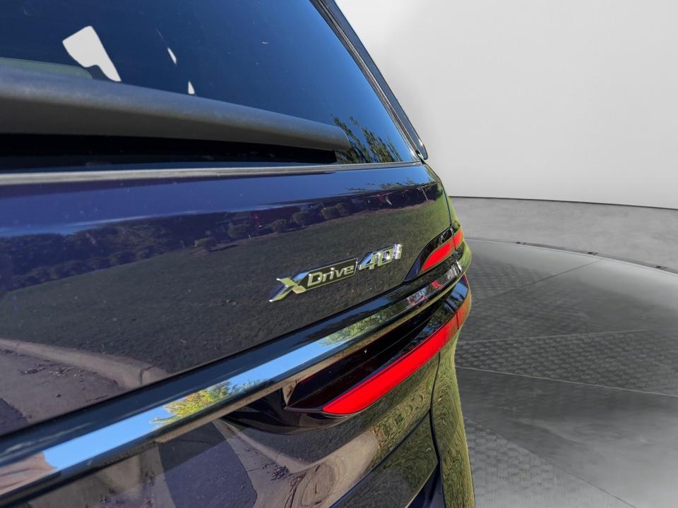 2027 BMW X7 xDrive40i