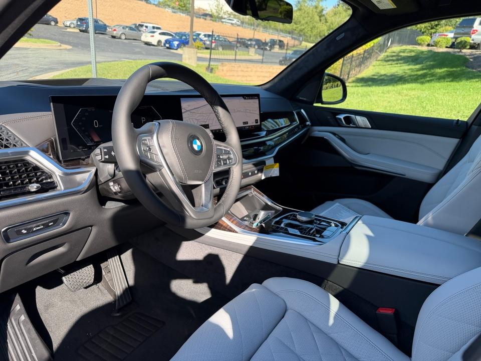 2027 BMW X7 xDrive40i