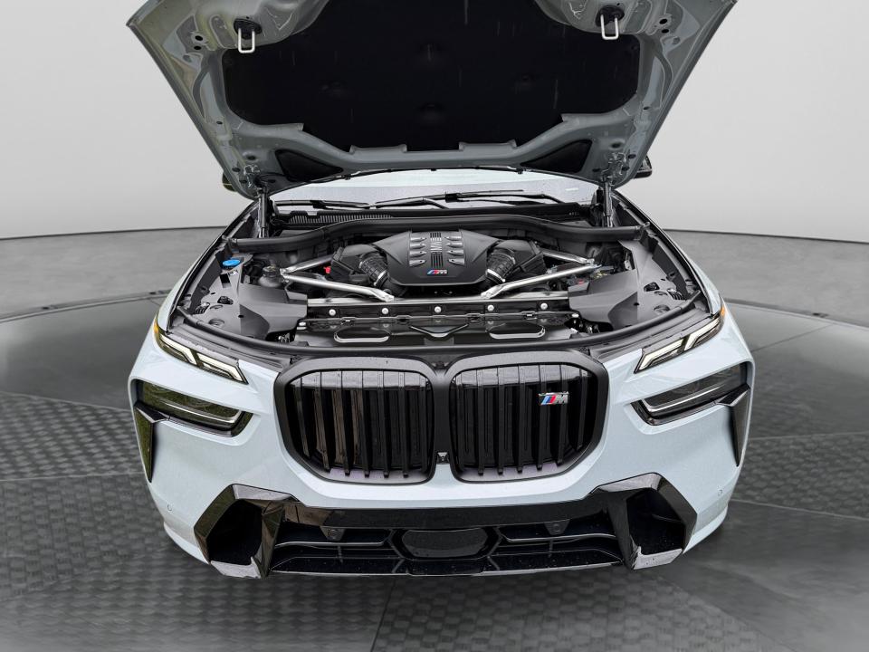 2027 BMW X7 M60i