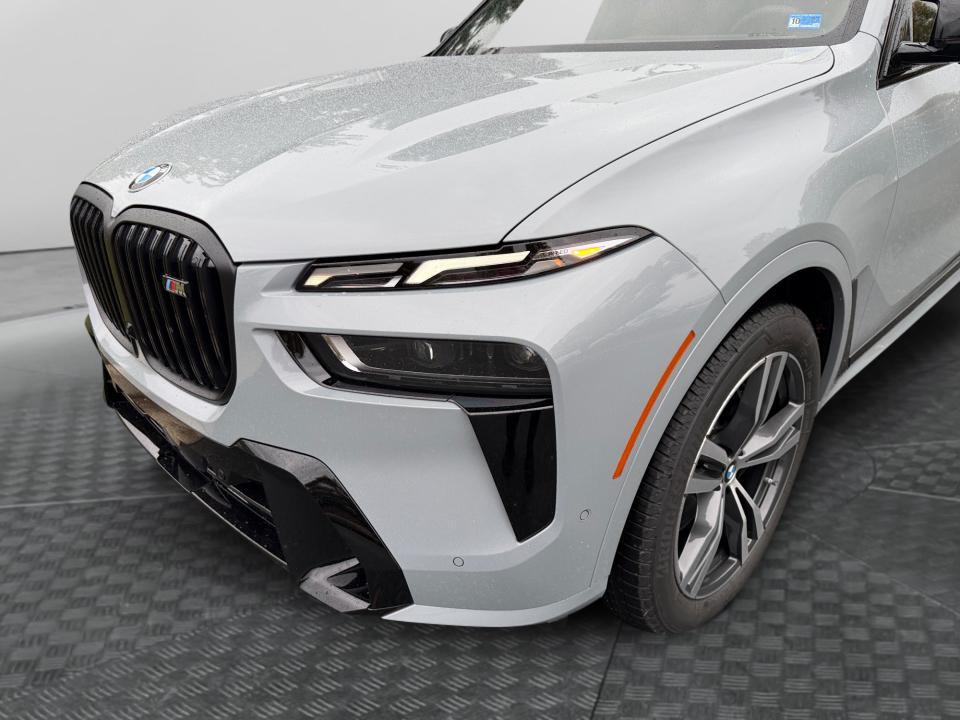 2027 BMW X7 M60i