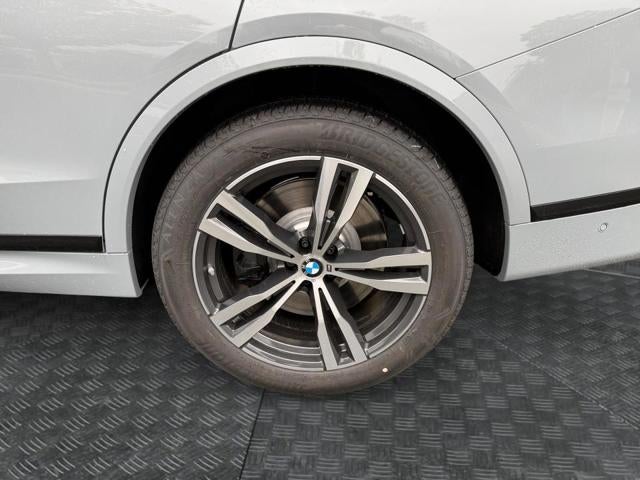 2027 BMW X7 M60i