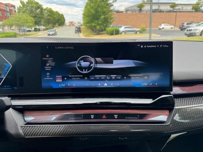 2027 BMW 550e 550e xDrive