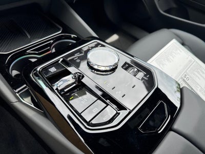 2027 BMW 550e 550e xDrive