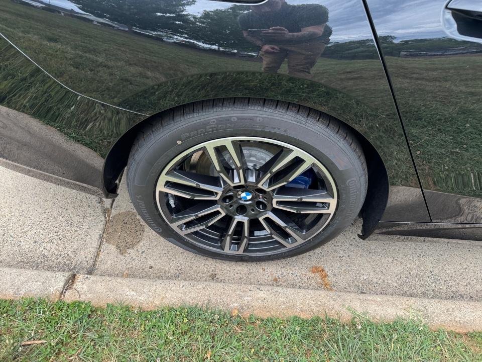 2027 BMW 550e 550e xDrive