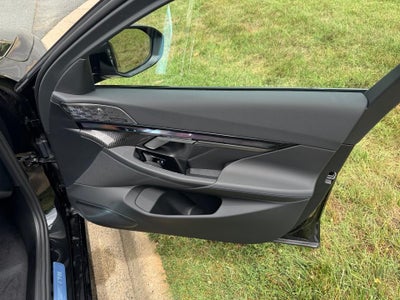 2027 BMW 550e 550e xDrive
