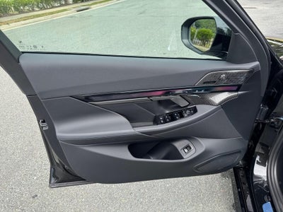2027 BMW 550e 550e xDrive