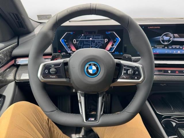2027 BMW 550e 550e xDrive