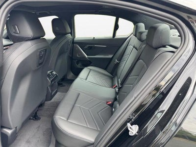 2027 BMW 550e 550e xDrive