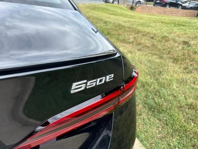 2027 BMW 550e 550e xDrive