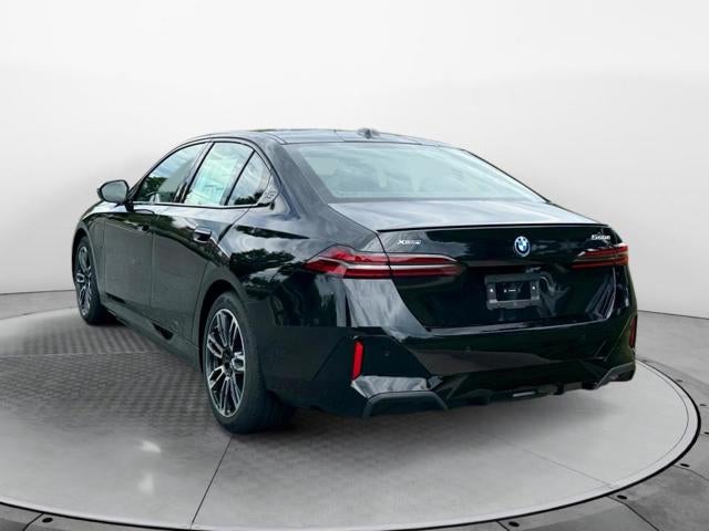 2027 BMW 550e 550e xDrive