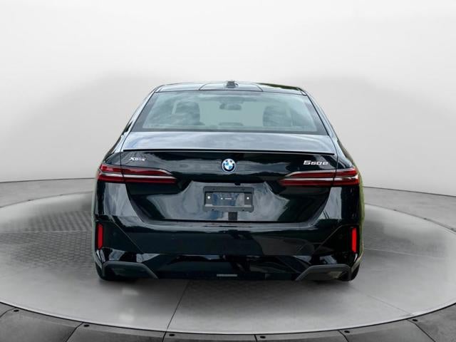2027 BMW 550e 550e xDrive