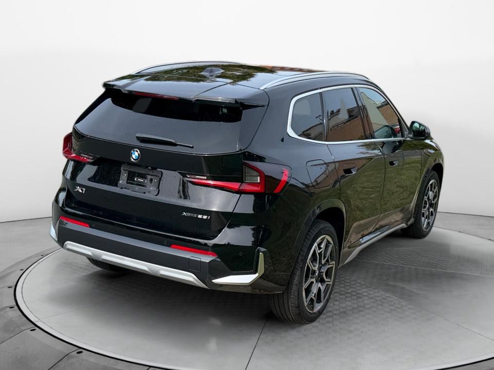 2027 BMW X1 xDrive28i