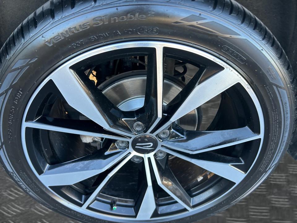 2023 Volkswagen Tiguan SEL R-Line