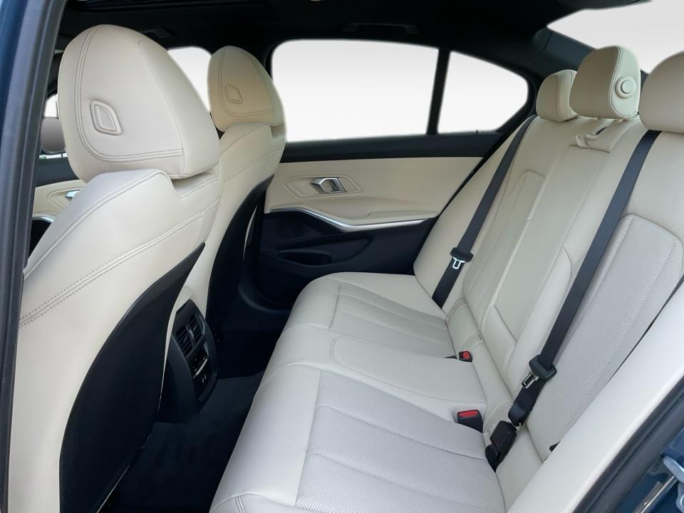 2026 BMW 330i 330i