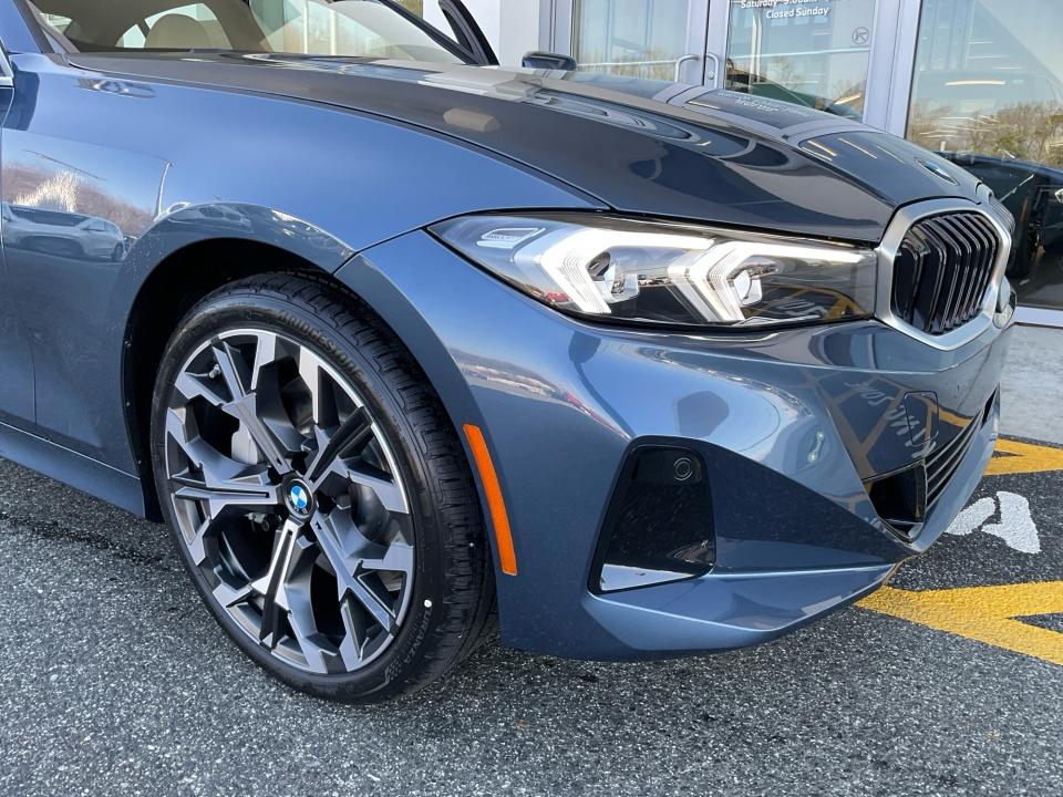 2026 BMW 330i 330i