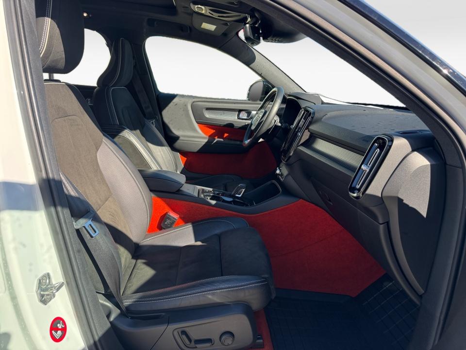 2019 Volvo XC40 R-Design