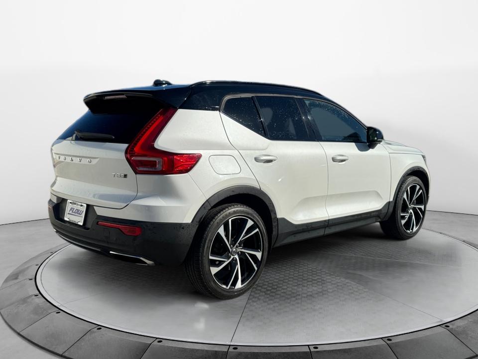 2019 Volvo XC40 R-Design